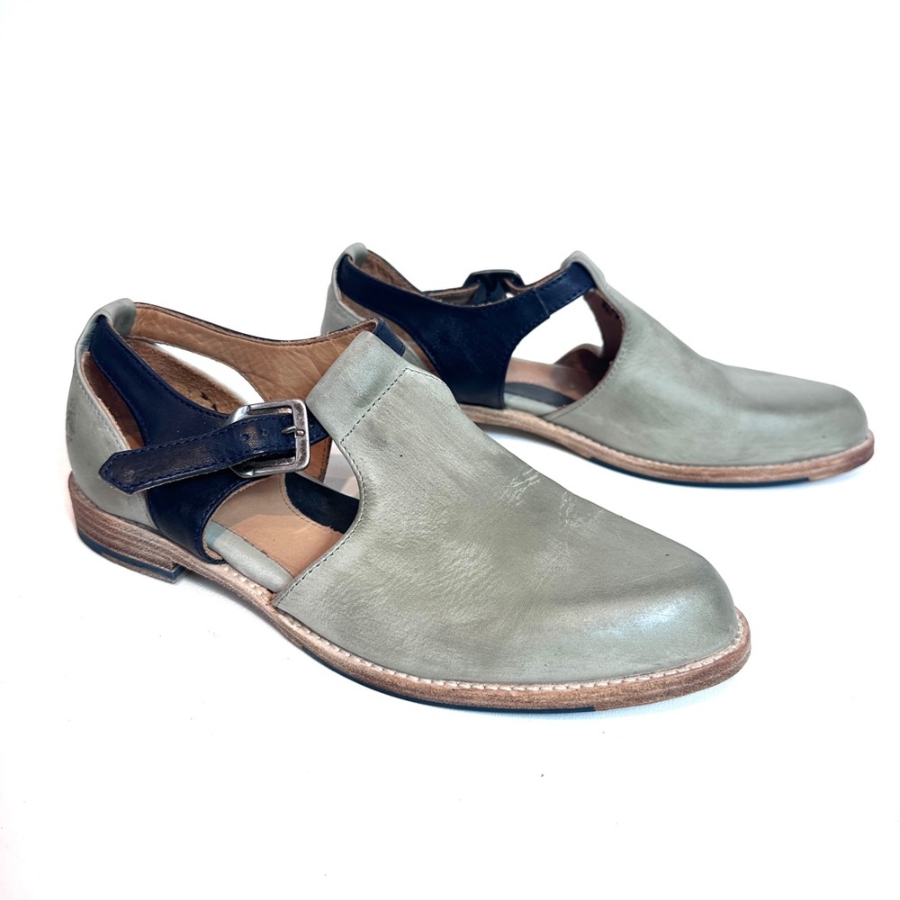 John Fluevog 7 MARIA-LOUISA SIDE-BUCKLED T-STRAP SHOE